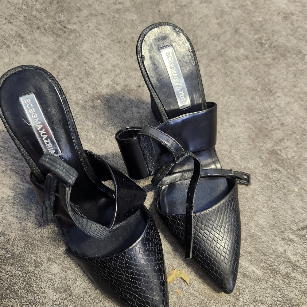 BCBGMaxAzria Black Textured Mules